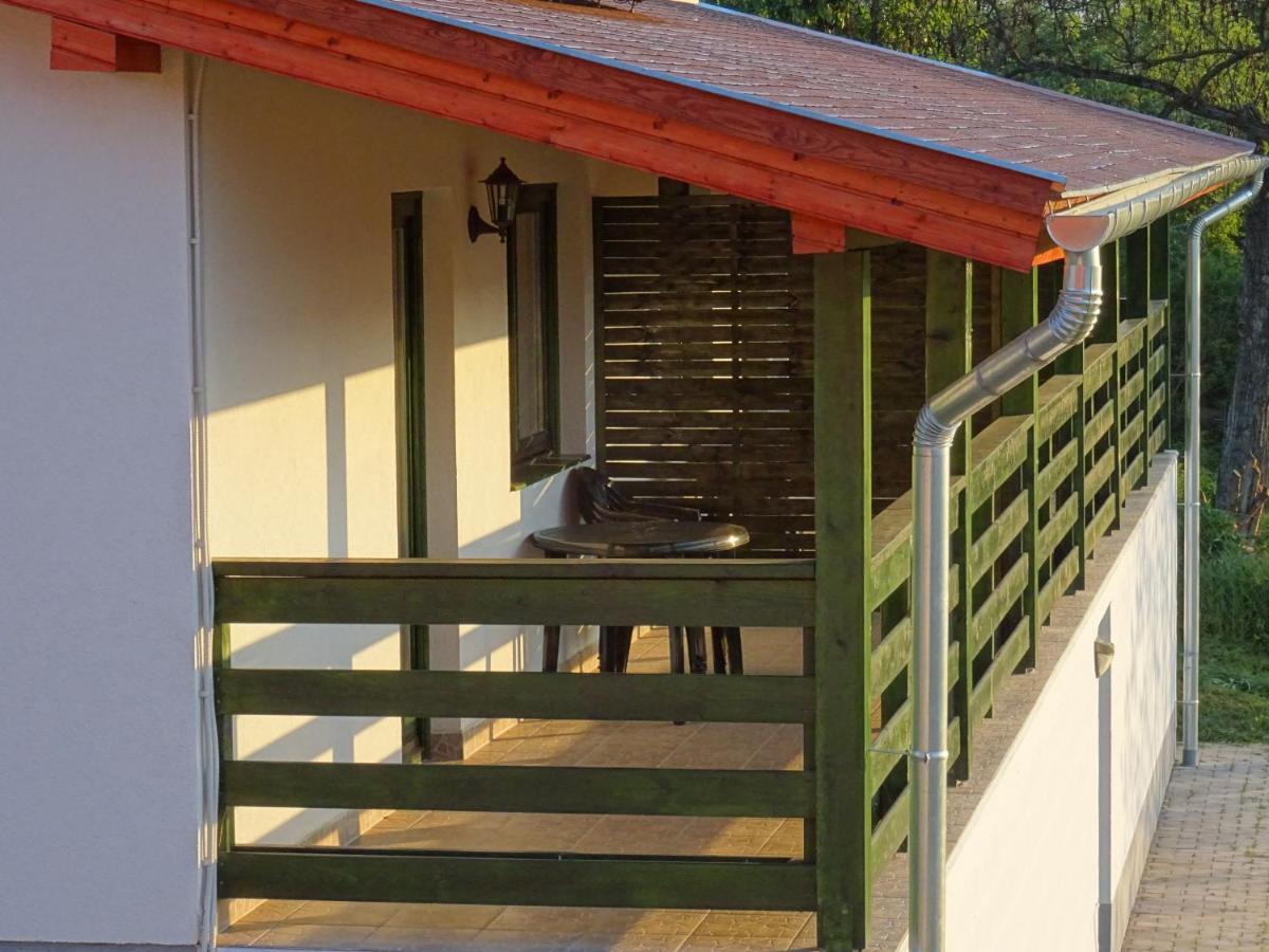 Kisrejtek Apartmanhaz Lispeszentadorján Buitenkant foto