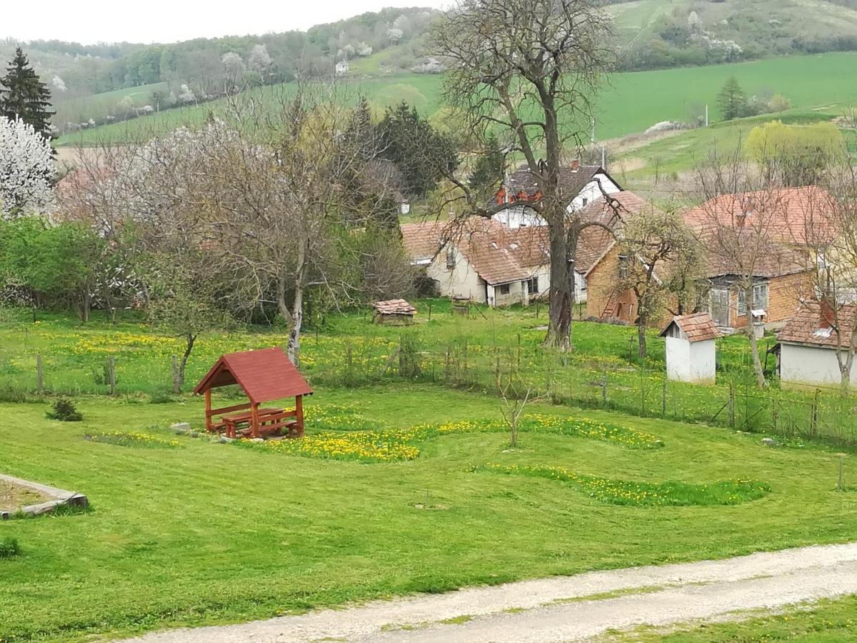 Kisrejtek Apartmanhaz Lispeszentadorján Buitenkant foto